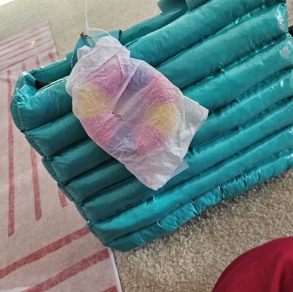 Brand new Betsey Johnson tote bag - Picture 4 of 7